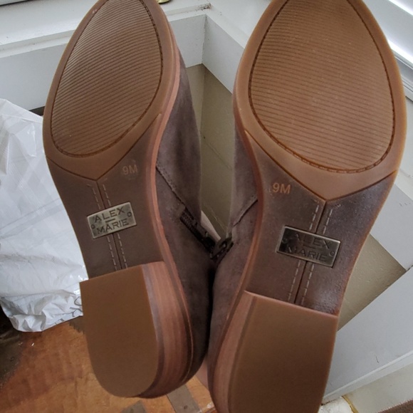 Booties - Picture 3 of 4